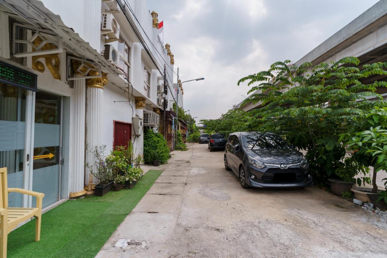Reddoorz Syariah Near Universitas Borobudur Τζακάρτα Εξωτερικό φωτογραφία